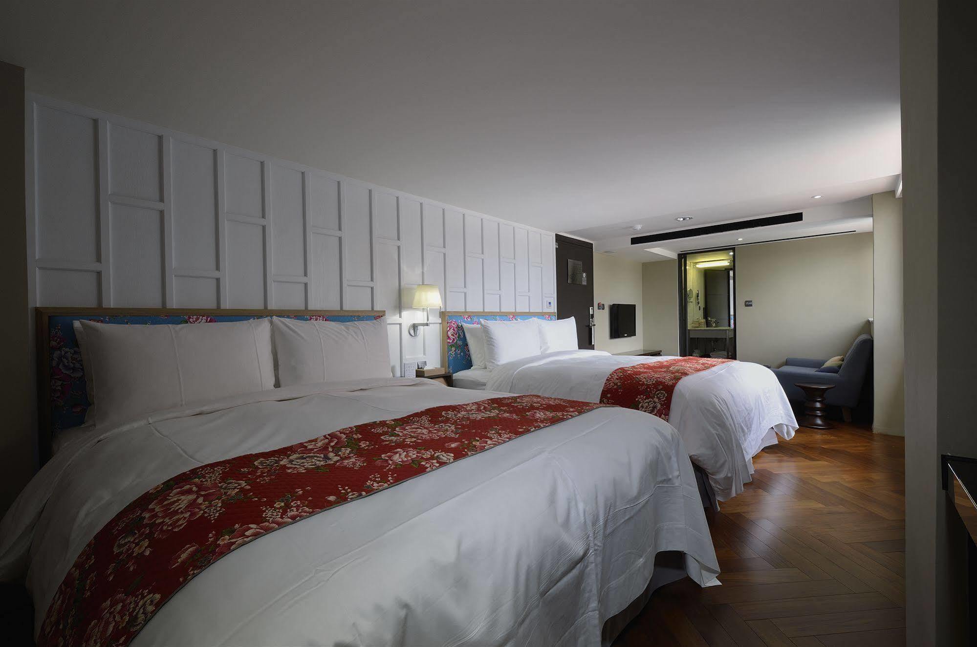 Reddot Hotel Taichung Exterior foto